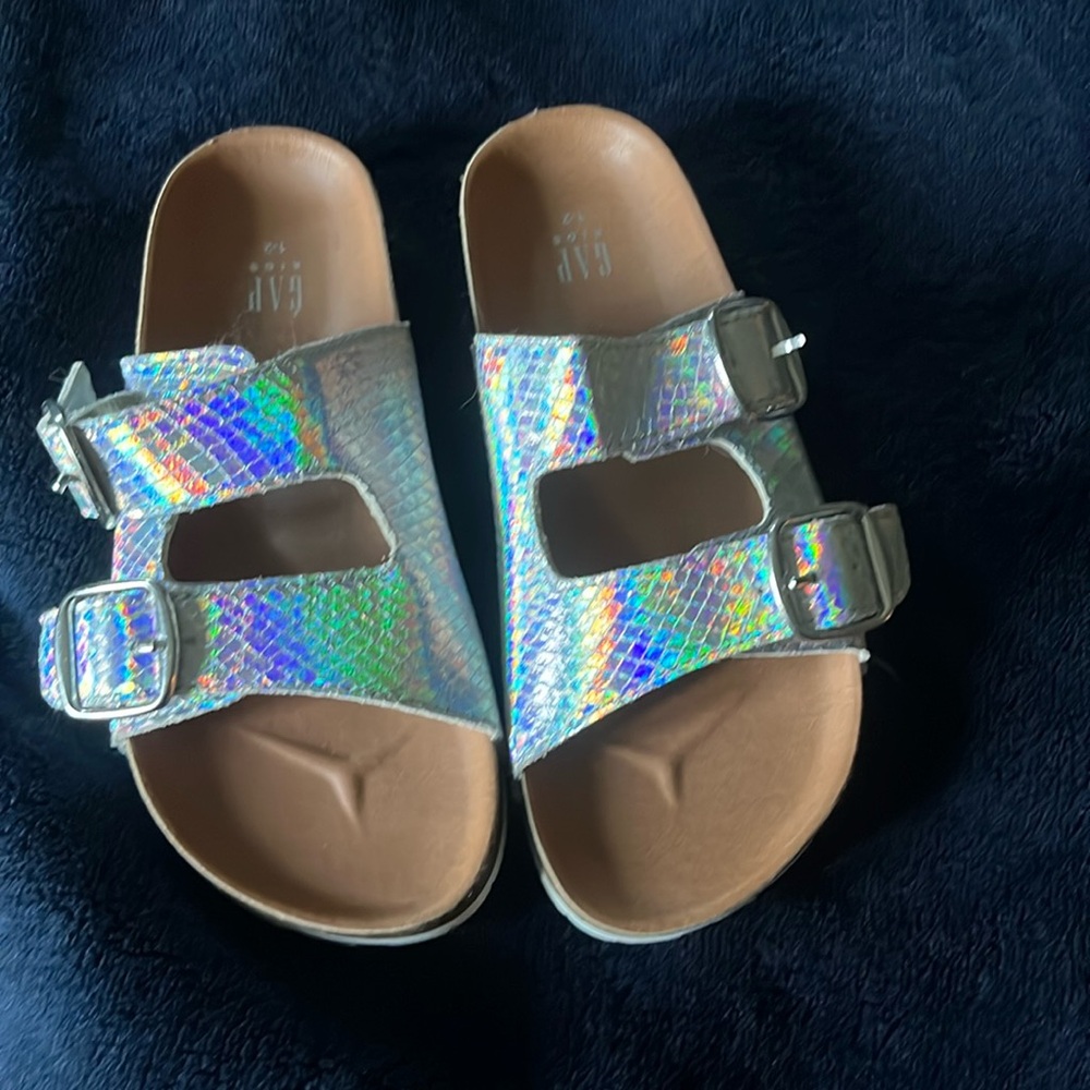 Gap sandals